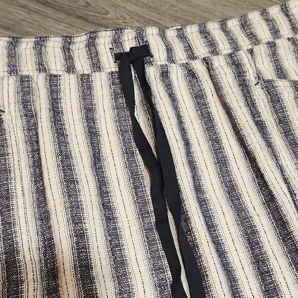 Max Studio Striped 100% Cotton Deep Pocket Mini Skirt - Picture 3 of 6